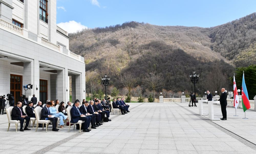 Prezident İlham Əliyev və Gürcüstanın Baş naziri İraklı Qaribaşvili mətbuata bəyanatlarla çıxış ediblər (FOTO/VİDEO) (YENİLƏNİB)