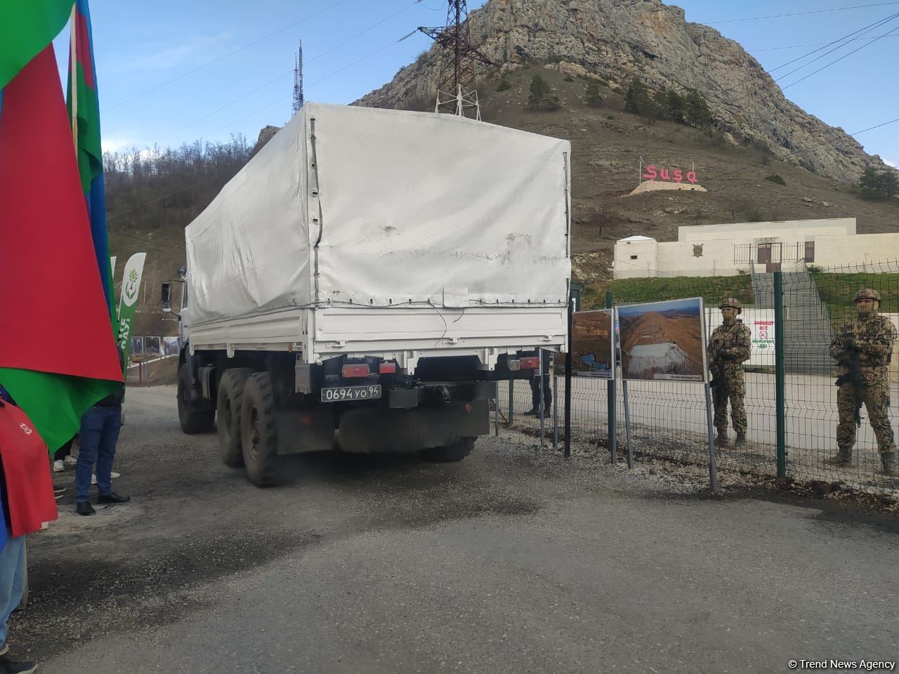 Sülhməramlılara aid 18 avtomobil Laçın yolundan maneəsiz keçib (FOTO)