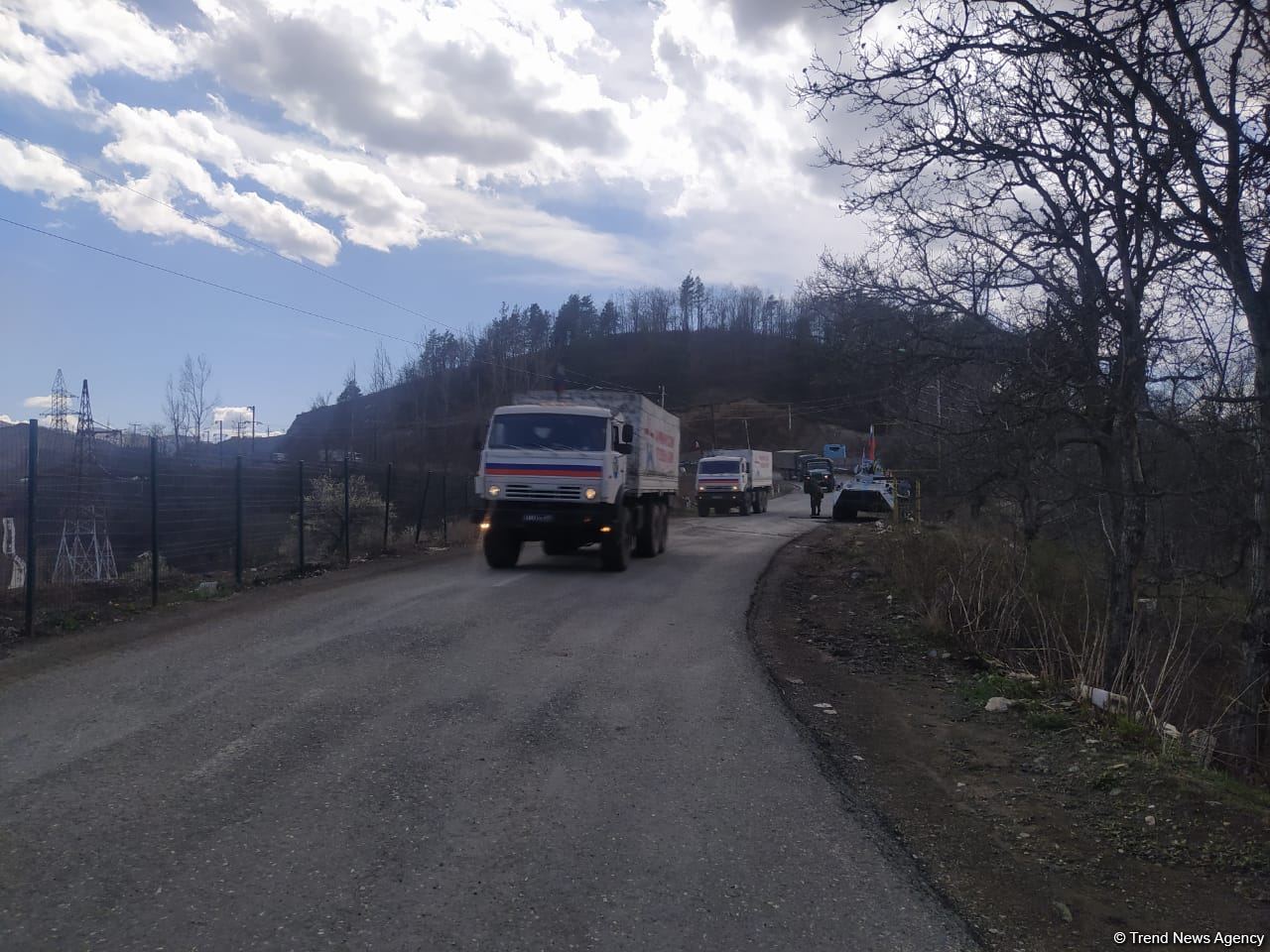 Sülhməramlılara aid 18 avtomobil Laçın yolundan maneəsiz keçib (FOTO)