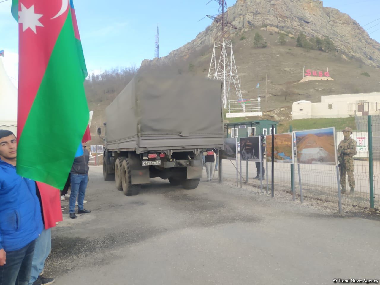 Sülhməramlılara aid 18 avtomobil Laçın yolundan maneəsiz keçib (FOTO)