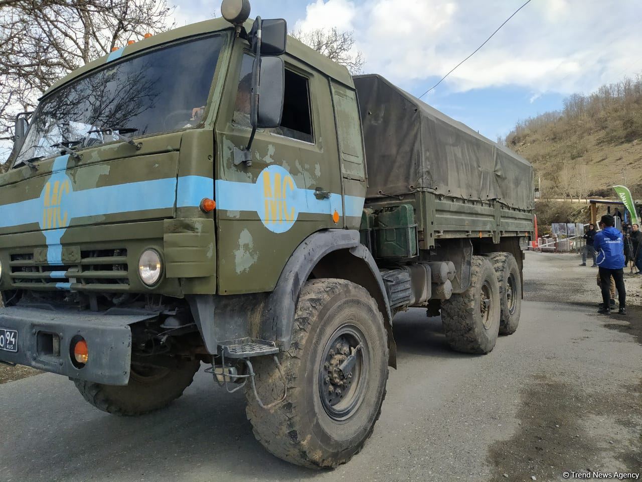 Sülhməramlılara aid 29 avtomobil Laçın yolundan maneəsiz keçib (FOTO)