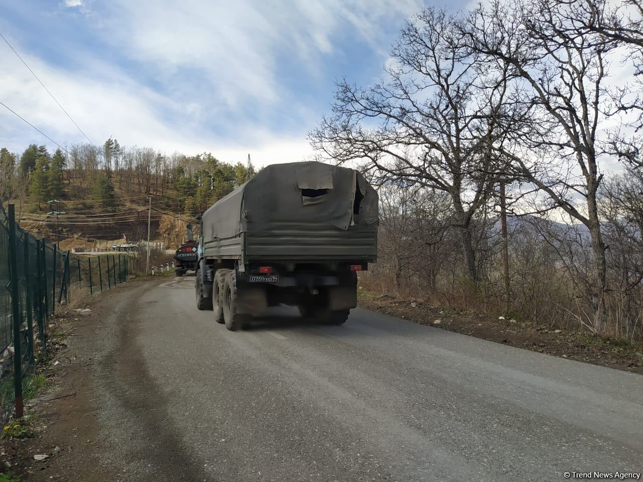 Sülhməramlılara aid 29 avtomobil Laçın yolundan maneəsiz keçib (FOTO)