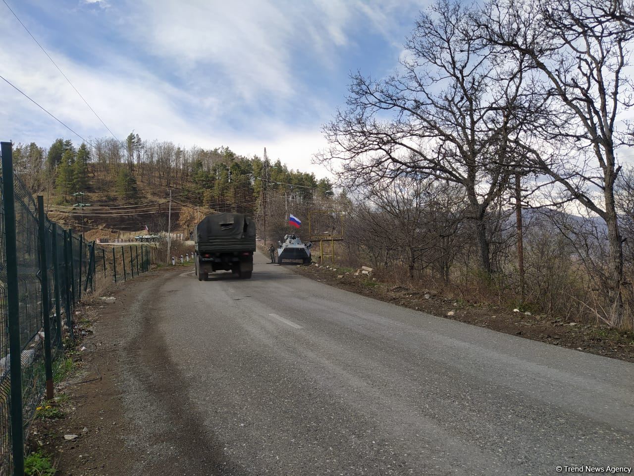 Sülhməramlılara aid 29 avtomobil Laçın yolundan maneəsiz keçib (FOTO)