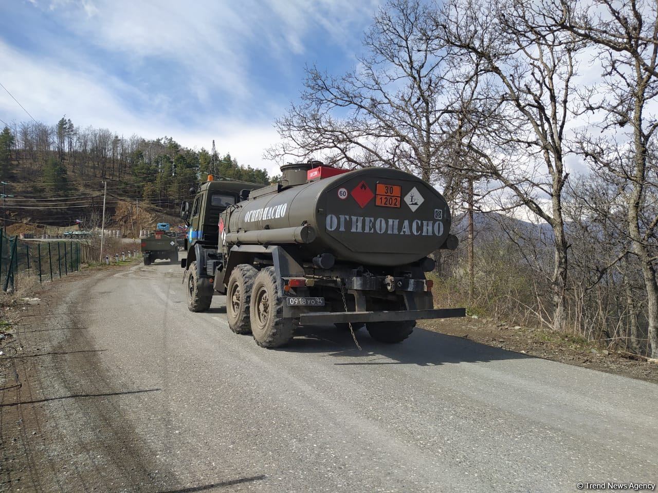 Sülhməramlılara aid 29 avtomobil Laçın yolundan maneəsiz keçib (FOTO)