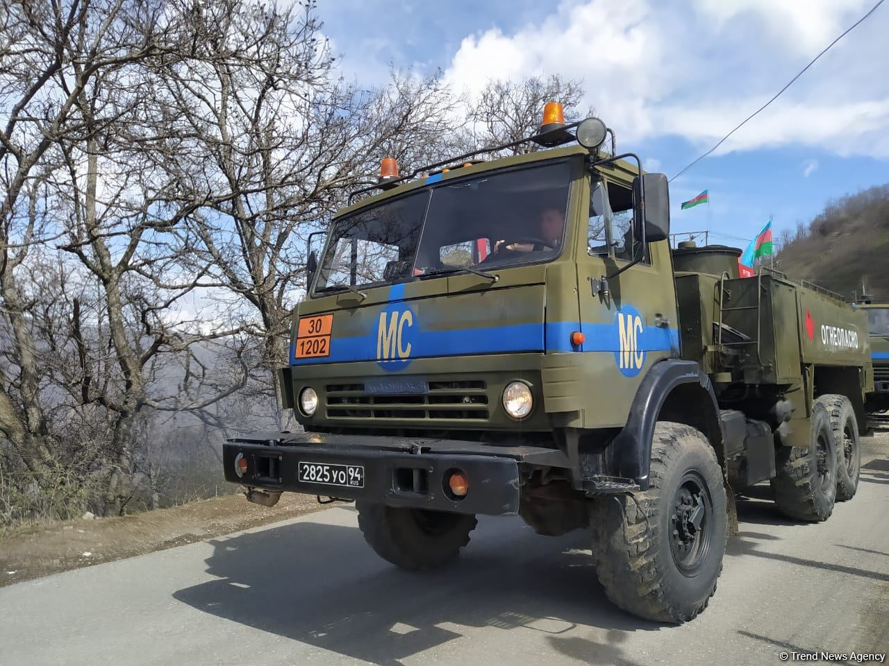 Sülhməramlılara aid 29 avtomobil Laçın yolundan maneəsiz keçib (FOTO)