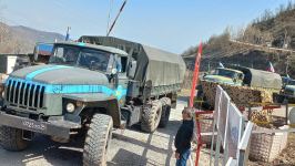 Sülhməramlılara aid 10 avtomobil Laçın yolundan maneəsiz keçib (FOTO)