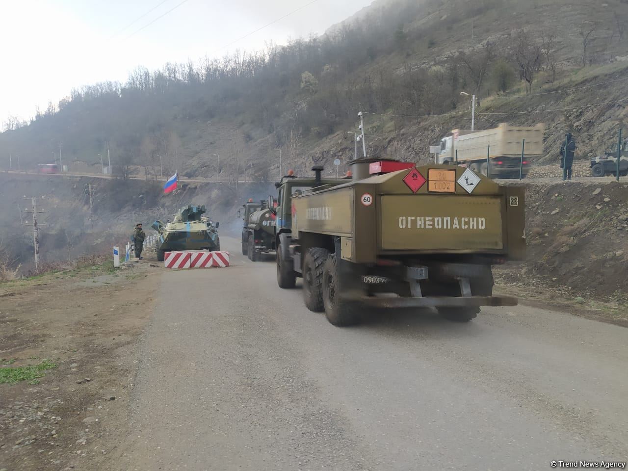 Sülhməramlılara aid 10 avtomobil Laçın yolundan maneəsiz keçib (FOTO)