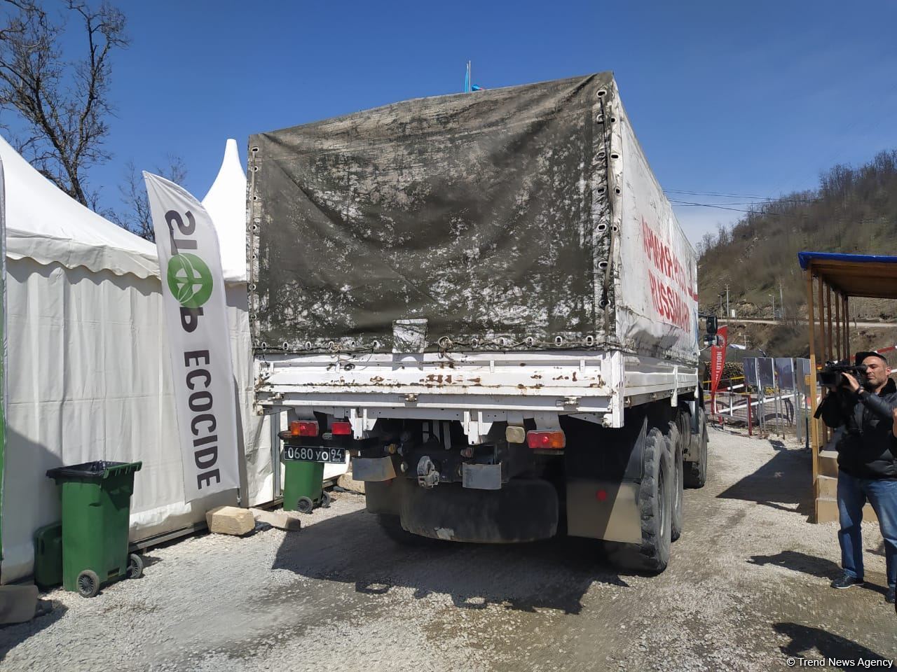 Sülhməramlılara aid 4 avtomobil Laçın yolundan maneəsiz keçib (FOTO)