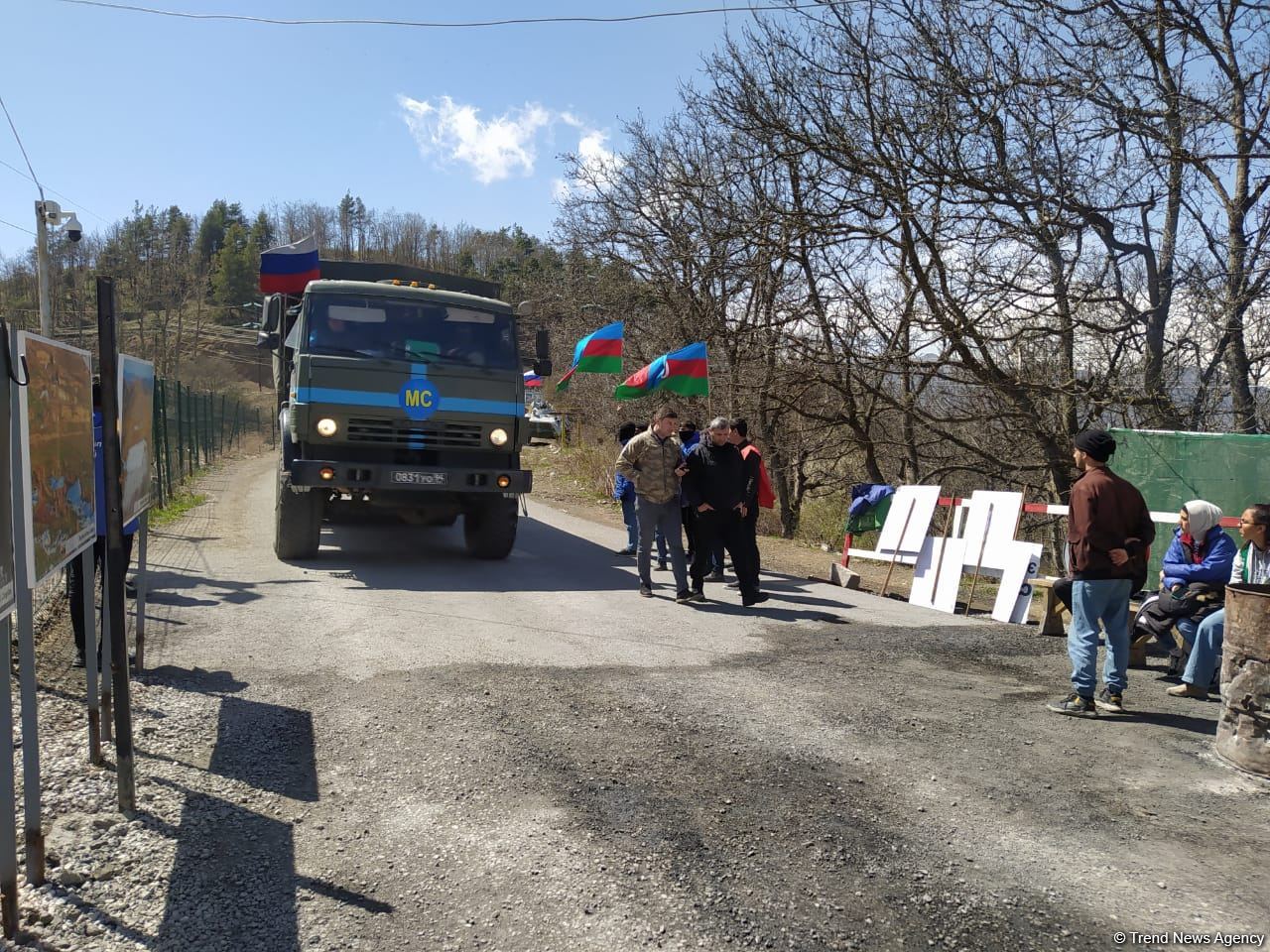 Sülhməramlılara aid 4 avtomobil Laçın yolundan maneəsiz keçib (FOTO)