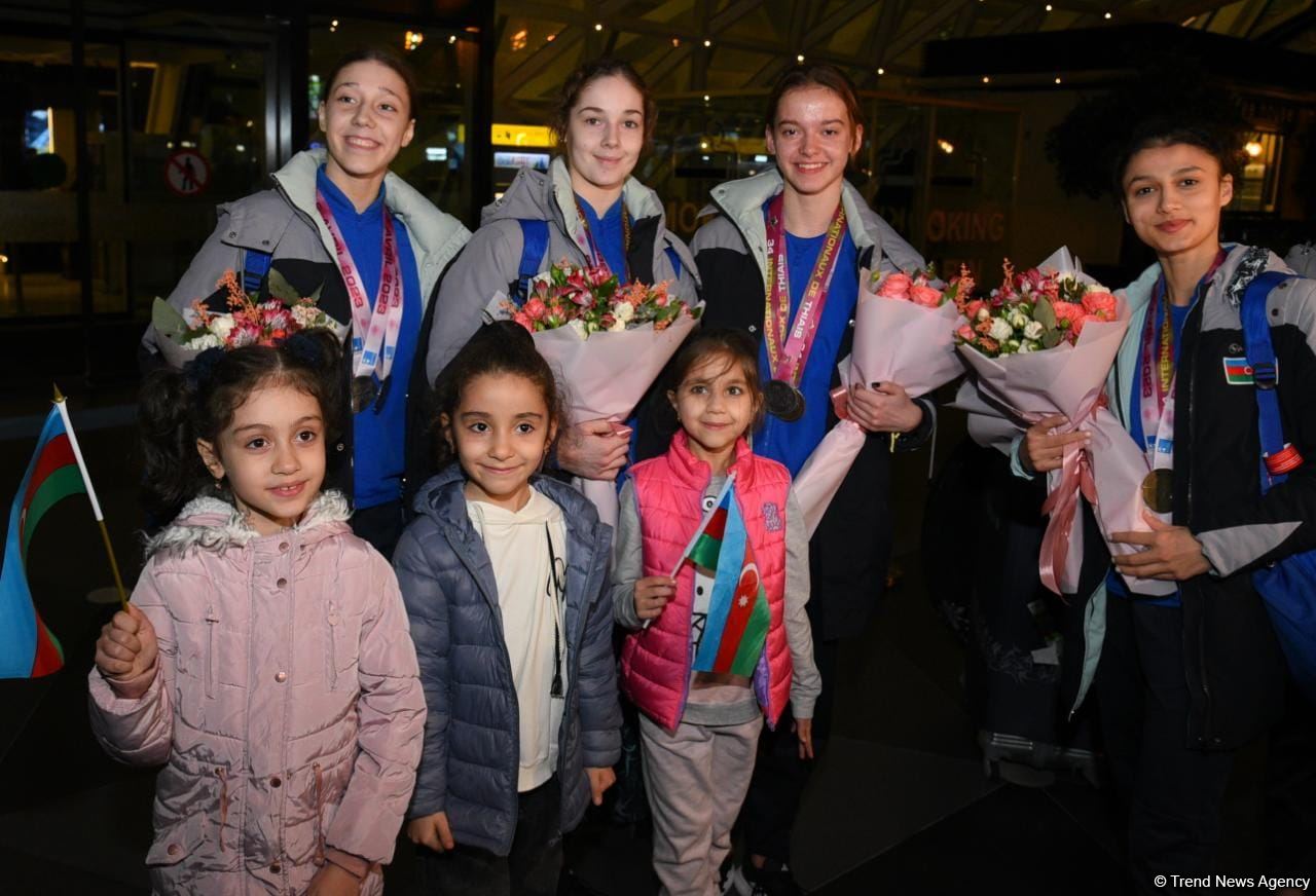 Azərbaycan gimnastları Fransadan medallarla qayıdıblar (FOTO)