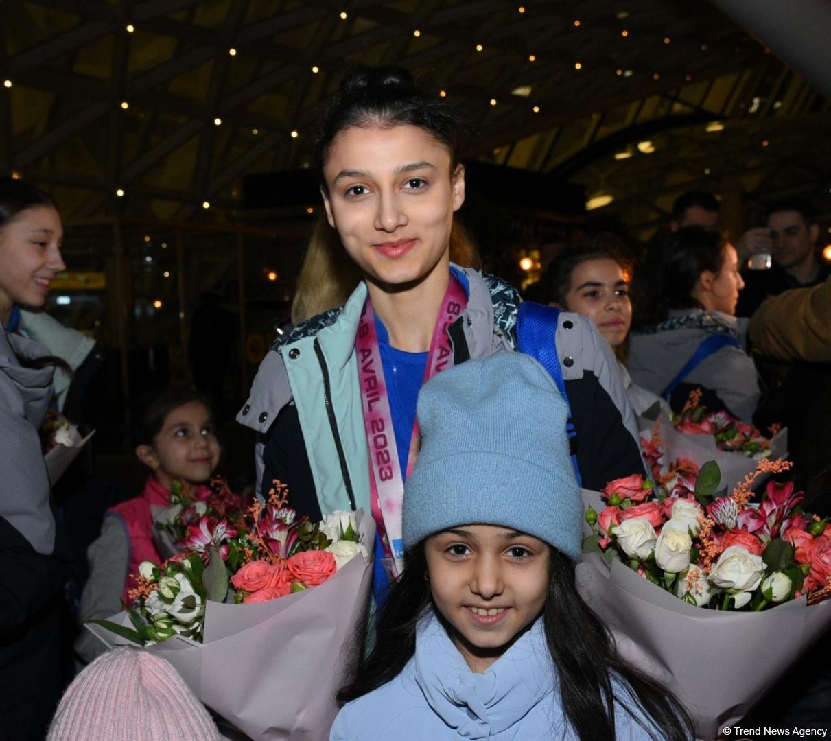 Azərbaycan gimnastları Fransadan medallarla qayıdıblar (FOTO)