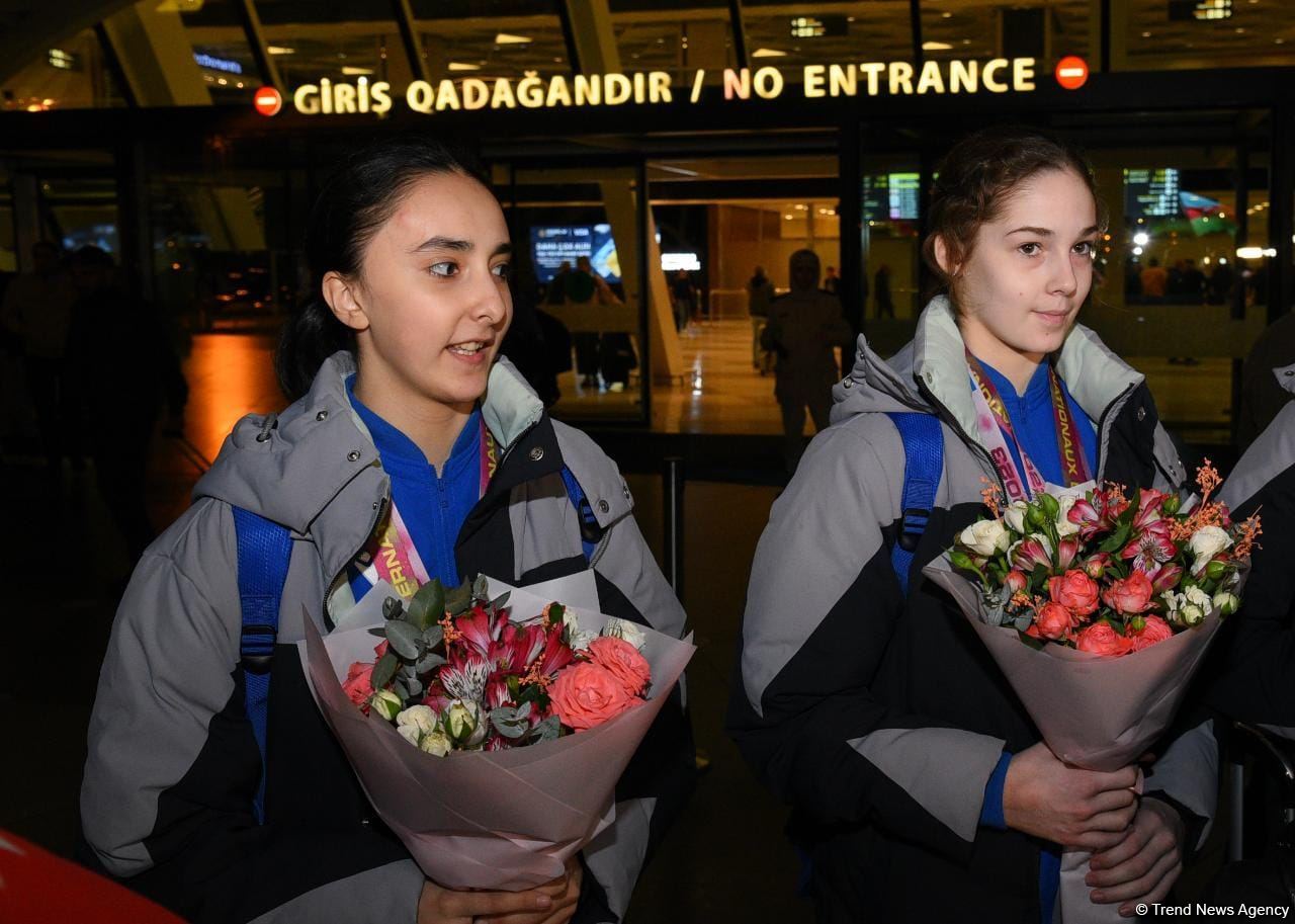 Azərbaycan gimnastları Fransadan medallarla qayıdıblar (FOTO)
