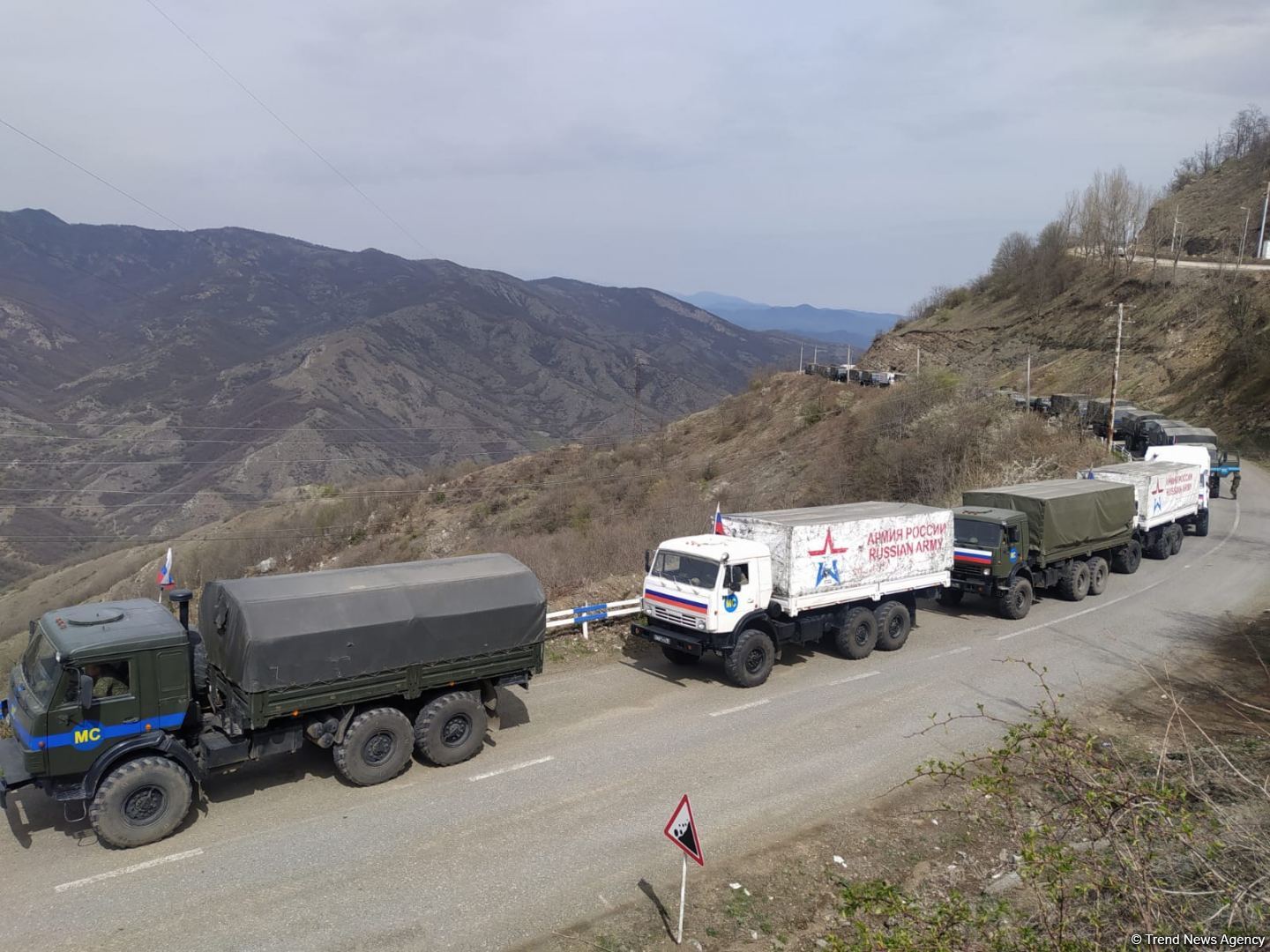 Sülhməramlılara aid 32  avtomobil Laçın yolundan maneəsiz keçib (FOTO)