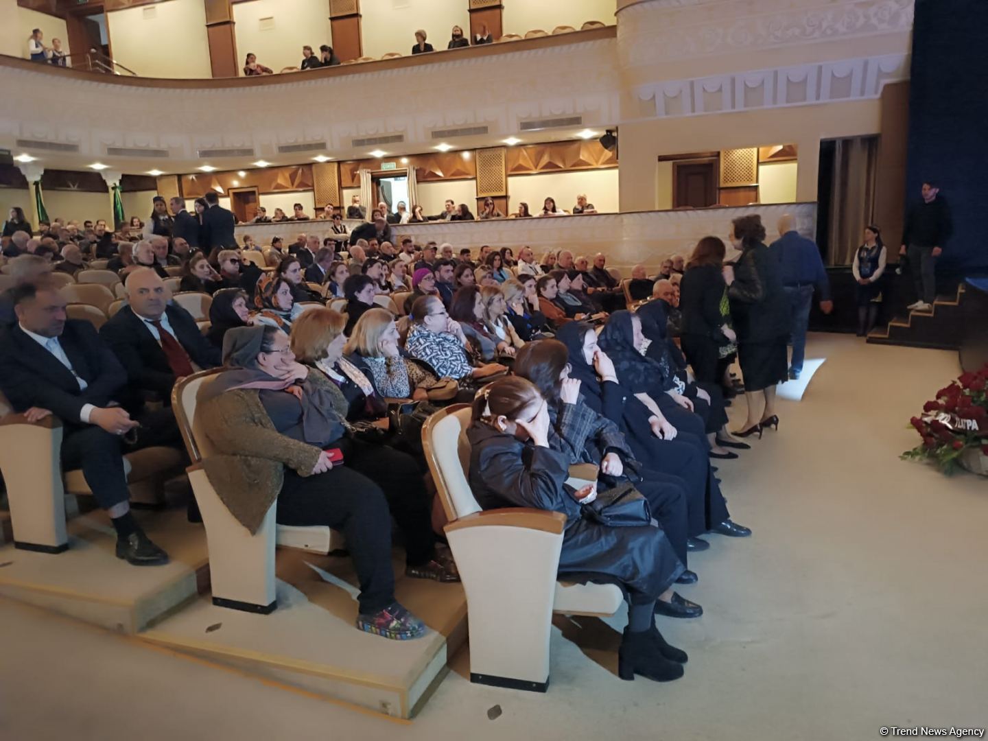 Xalq artisti Azərpaşa Nemətovla vida mərasimi keçirilir (FOTO)