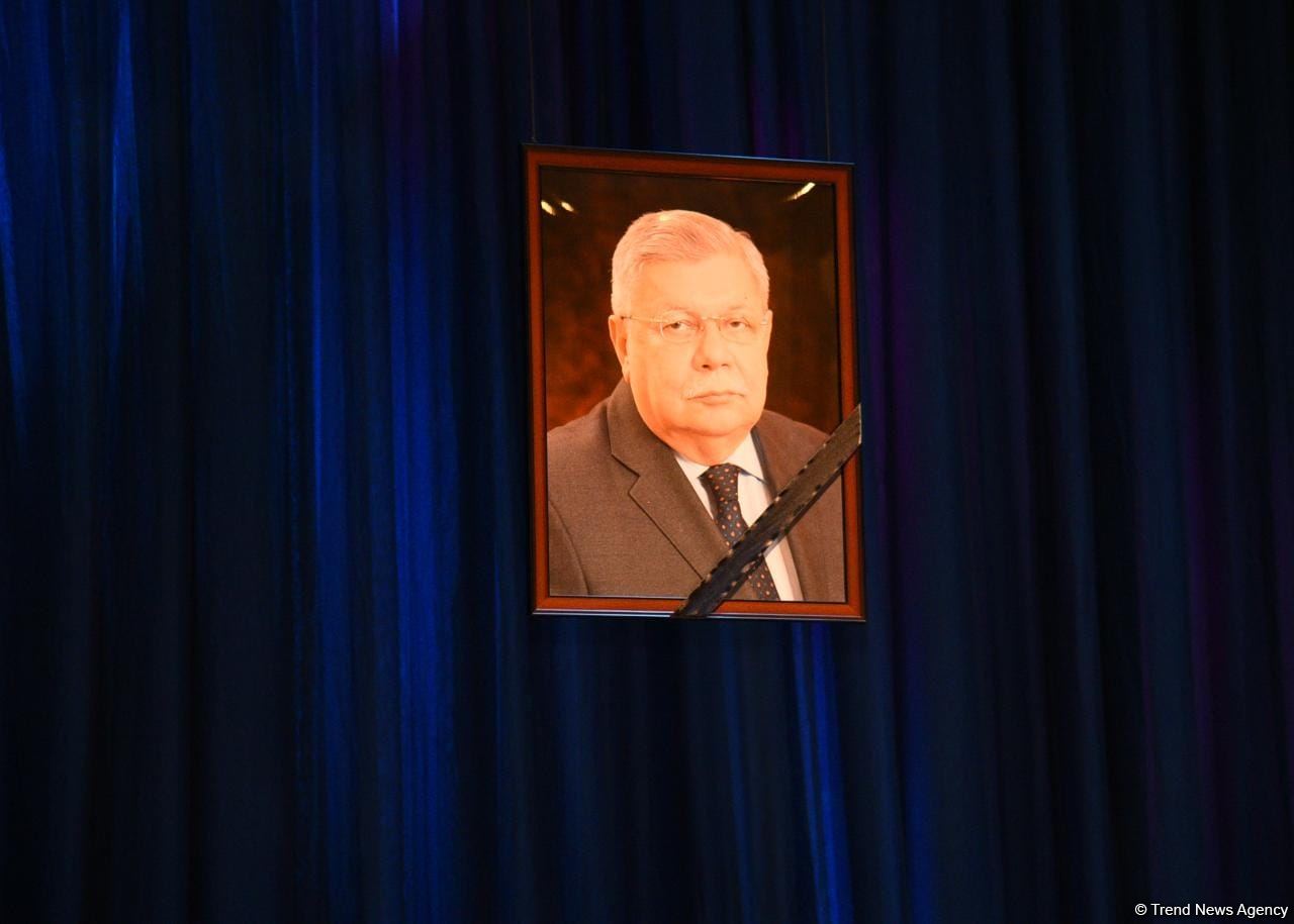 Xalq artisti Azərpaşa Nemətovla vida mərasimi keçirilir (FOTO)