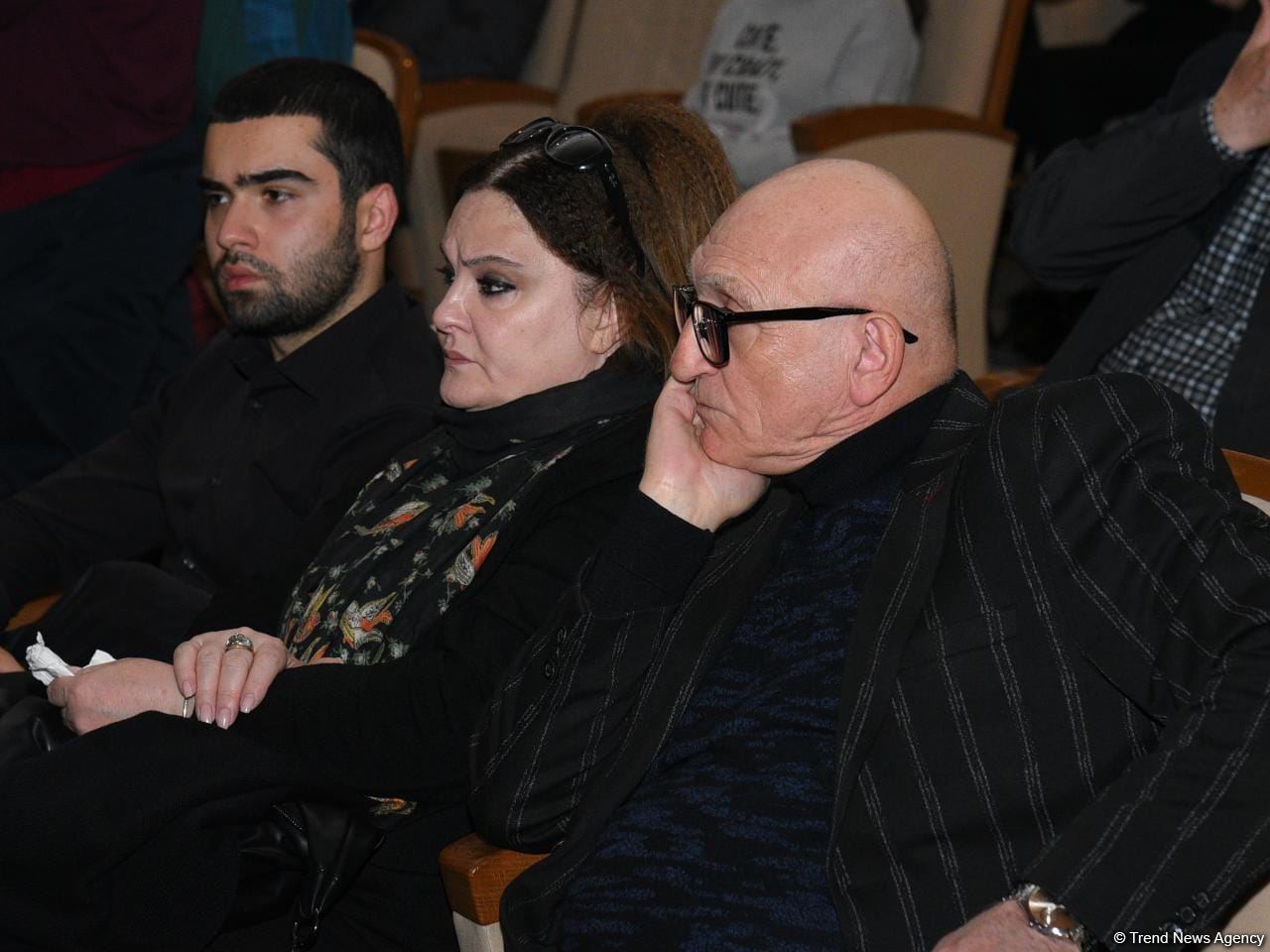 Xalq artisti Azərpaşa Nemətovla vida mərasimi keçirilir (FOTO)