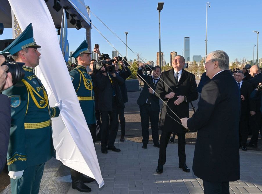 Prezidenti İlham Əliyev Astanada Heydər Əliyev küçəsinin açılışında iştirak edib (FOTO) (YENİLƏNİB)