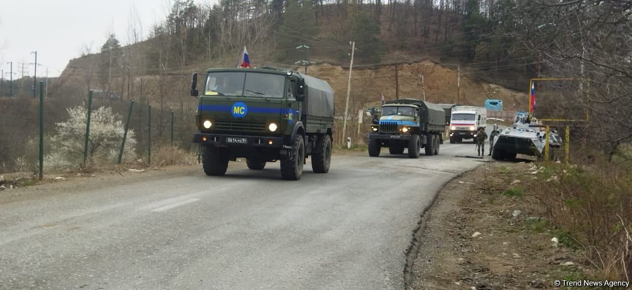 Sülhməramlılara aid 9 avtomobil Laçın yolundan maneəsiz keçib (FOTO)