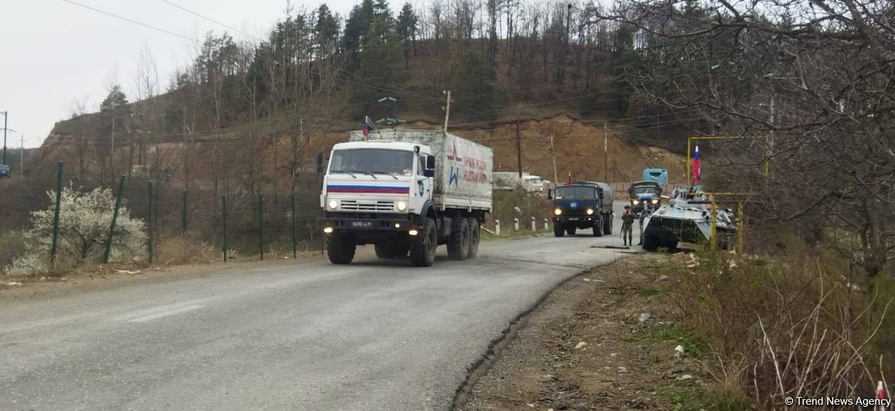 Sülhməramlılara aid 9 avtomobil Laçın yolundan maneəsiz keçib (FOTO)
