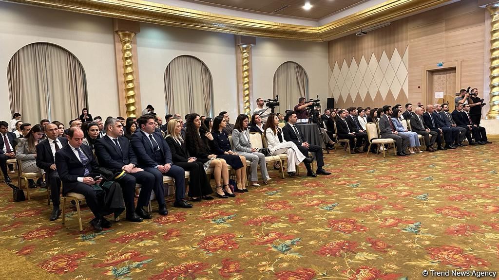 Daha 83 nəfər Vəkillər Kollegiyasına üzv qəbul edilib (FOTO)