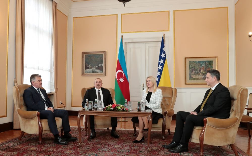 Prezident İlham Əliyevin Sarayevoda Bosniya və Herseqovinanın Rəyasət Heyətinin Sədri və üzvləri ilə görüşü olub (FOTO) (YENİLƏNİB)