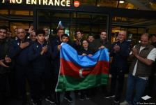 İdmançılarımız Bakıda böyük izdihamla qarşılandı (FOTO/VİDEO)