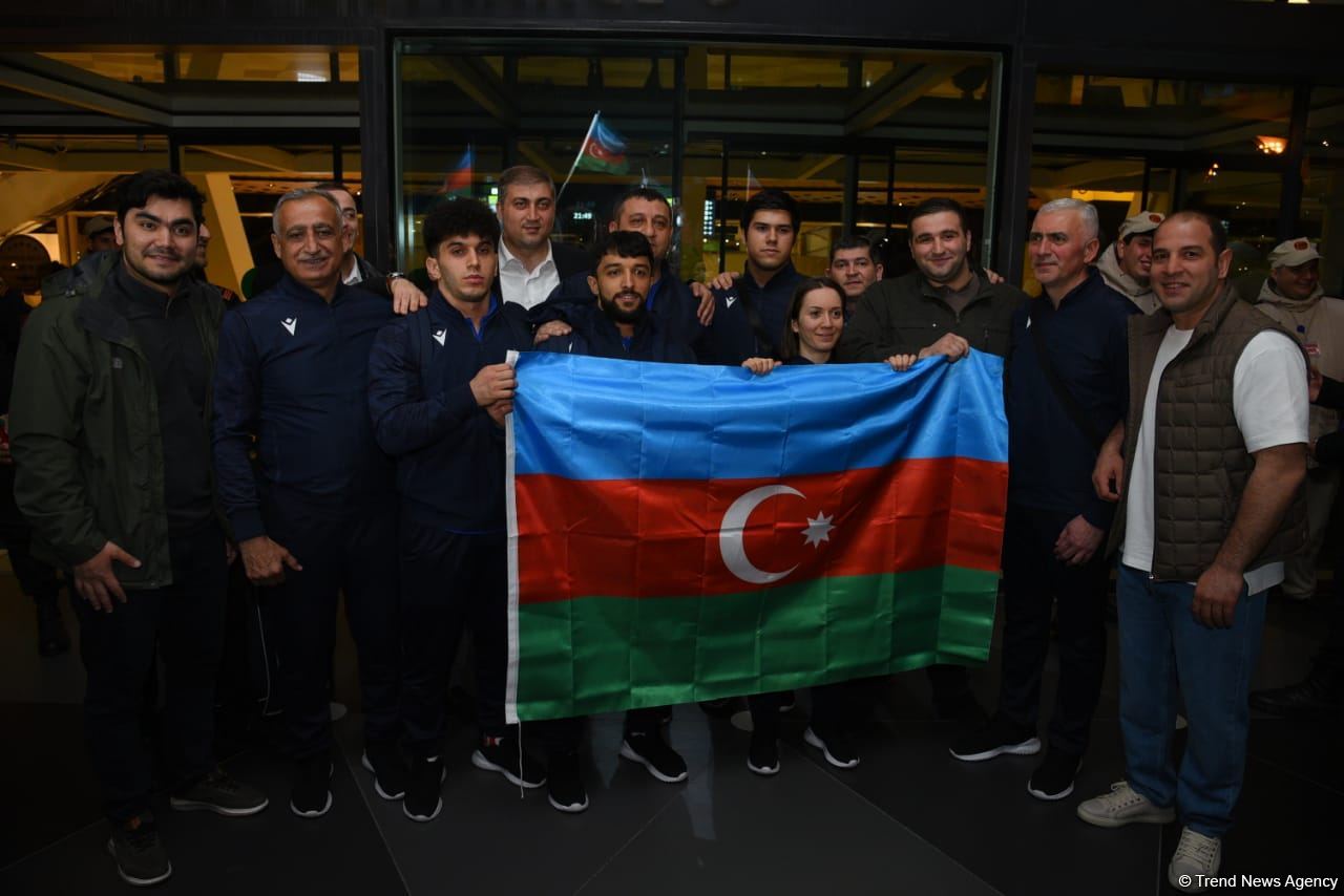 İdmançılarımız Bakıda böyük izdihamla qarşılandı (FOTO/VİDEO)