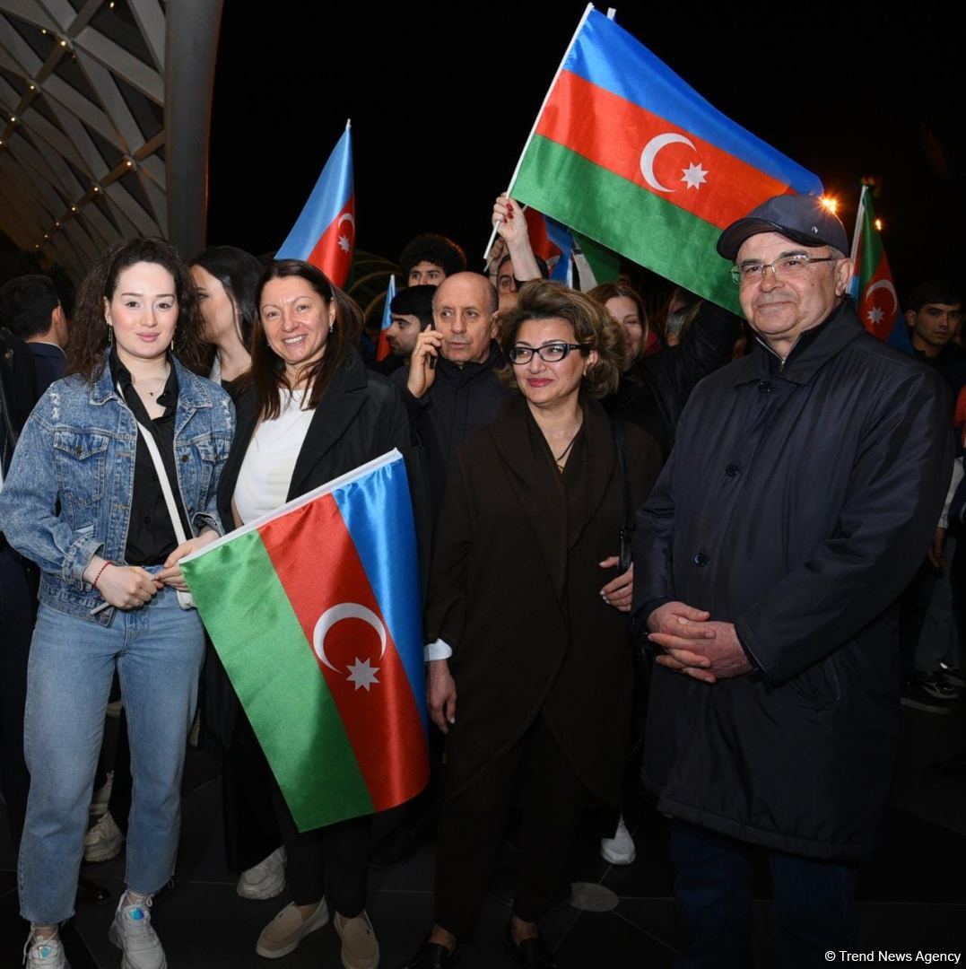 İdmançılarımız Bakıda böyük izdihamla qarşılandı (FOTO/VİDEO)