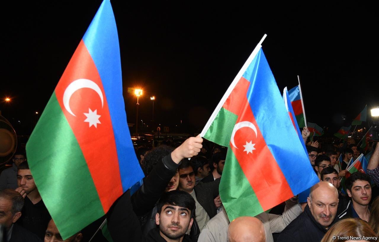 İdmançılarımız Bakıda böyük izdihamla qarşılandı (FOTO/VİDEO)