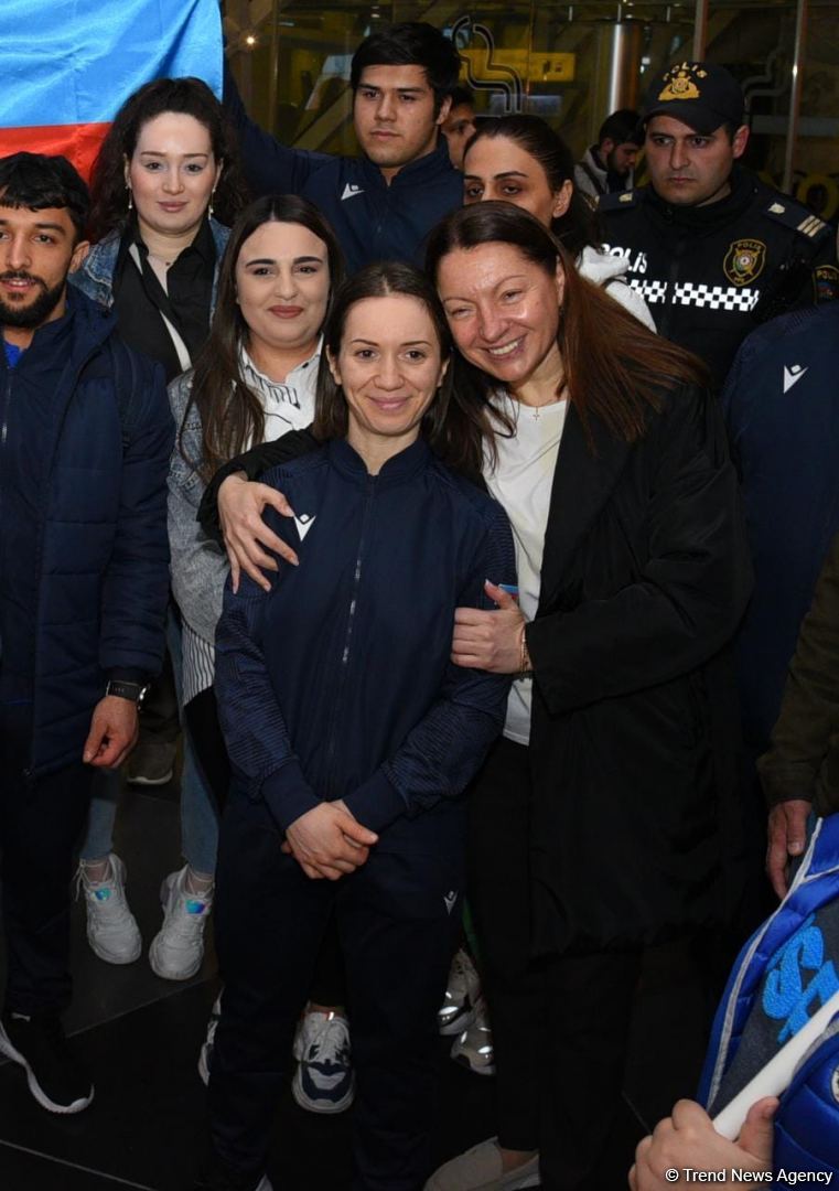 İdmançılarımız Bakıda böyük izdihamla qarşılandı (FOTO/VİDEO)