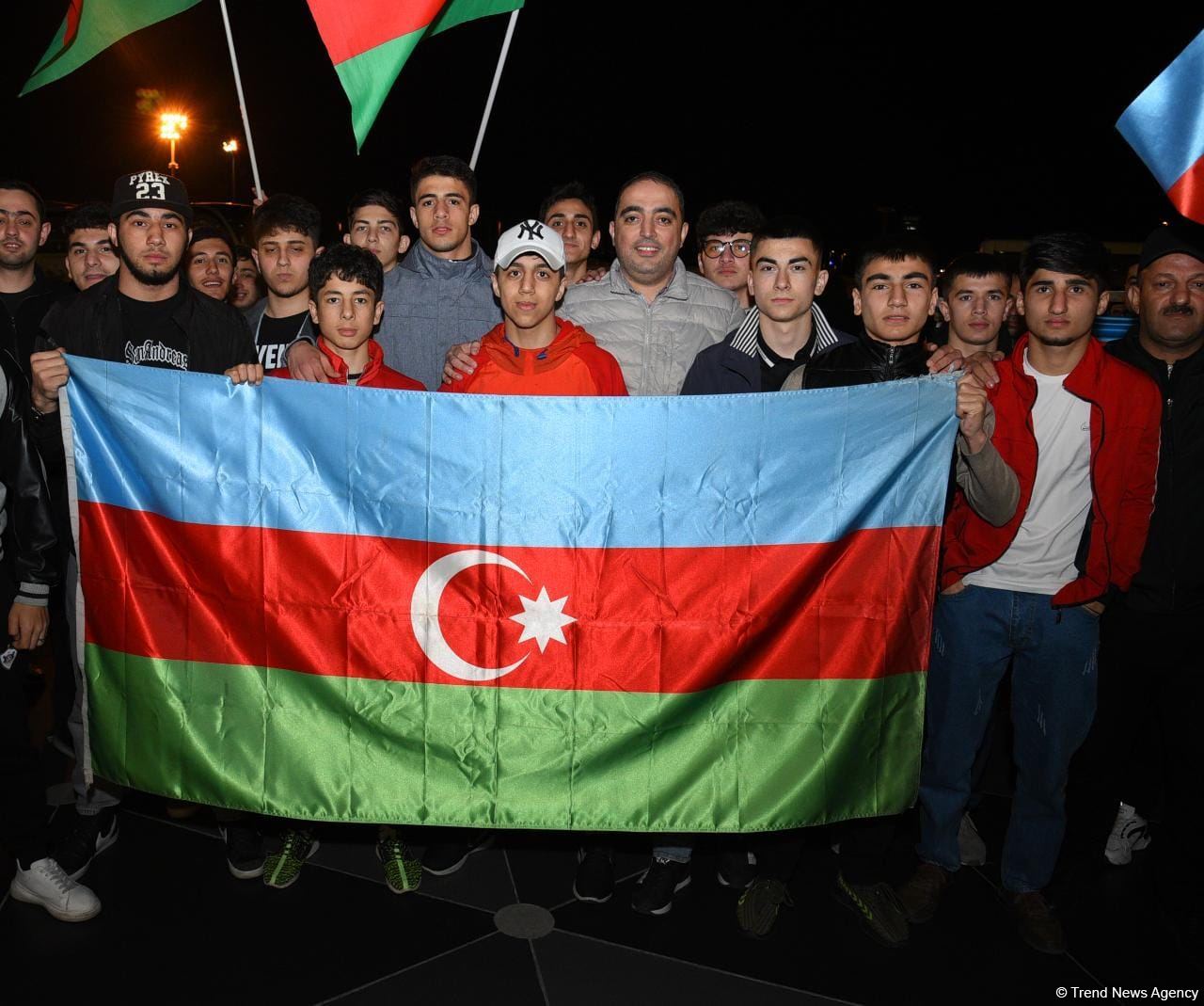 İdmançılarımız Bakıda böyük izdihamla qarşılandı (FOTO/VİDEO)