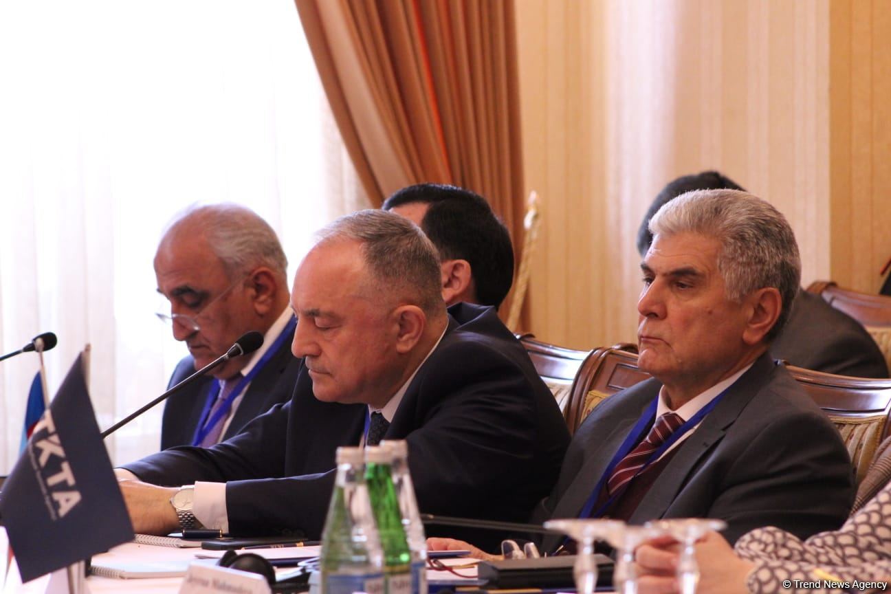 Ali təhsil müəssisələrinin çox dar profili var - Nazir (FOTO)