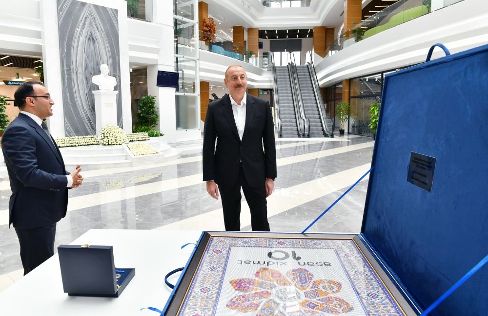 Prezident İlham Əliyev Salyanda “ASAN xidmət” Mərkəzinin açılışını edib (FOTO/VİDEO) (YENİLƏNİB)