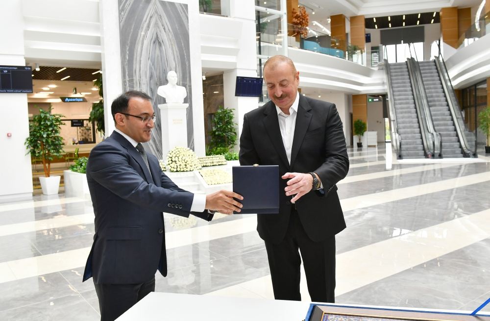 Prezident İlham Əliyev Salyanda “ASAN xidmət” Mərkəzinin açılışını edib (FOTO/VİDEO) (YENİLƏNİB)