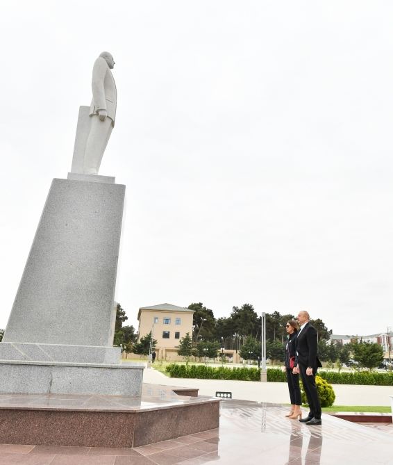 Prezident İlham Əliyev və Birinci xanım Mehriban Əliyeva Neftçala rayonuna səfər ediblər (FOTO/VİDEO)