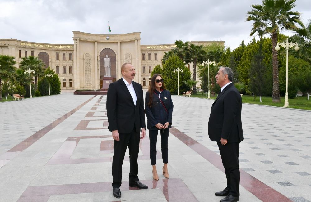 Prezident İlham Əliyev və Birinci xanım Mehriban Əliyeva Salyan rayonuna səfər ediblər (FOTO/VİDEO)