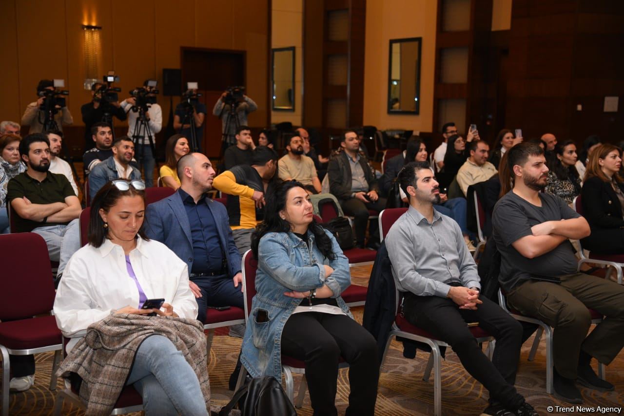 F1 komandalarının Bakıya gəliş vaxtı açıqlanıb (FOTO)