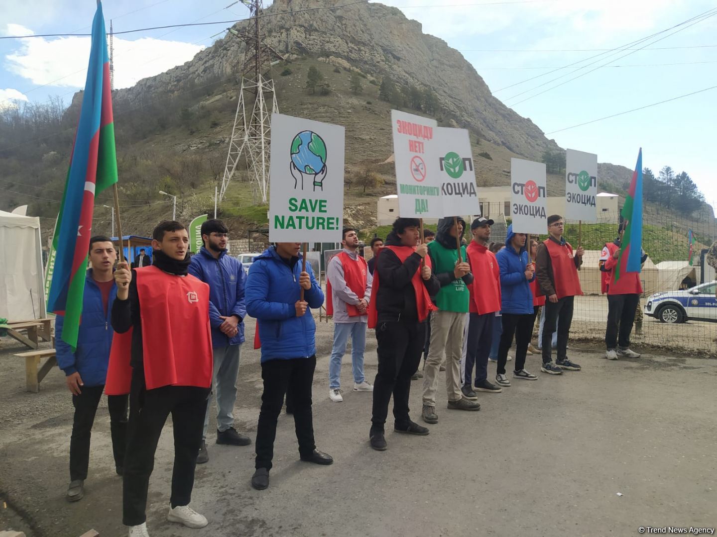 Laçın-Xankəndi yolundakı aksiya 129 gündür davam edir (FOTO)