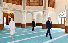 Prezident İlham Əliyev və Birinci xanım Mehriban Əliyeva Nərimanov rayonunda “Cümə” məscidinin açılışında iştirak ediblər (FOTO) (YENİLƏNİB)
