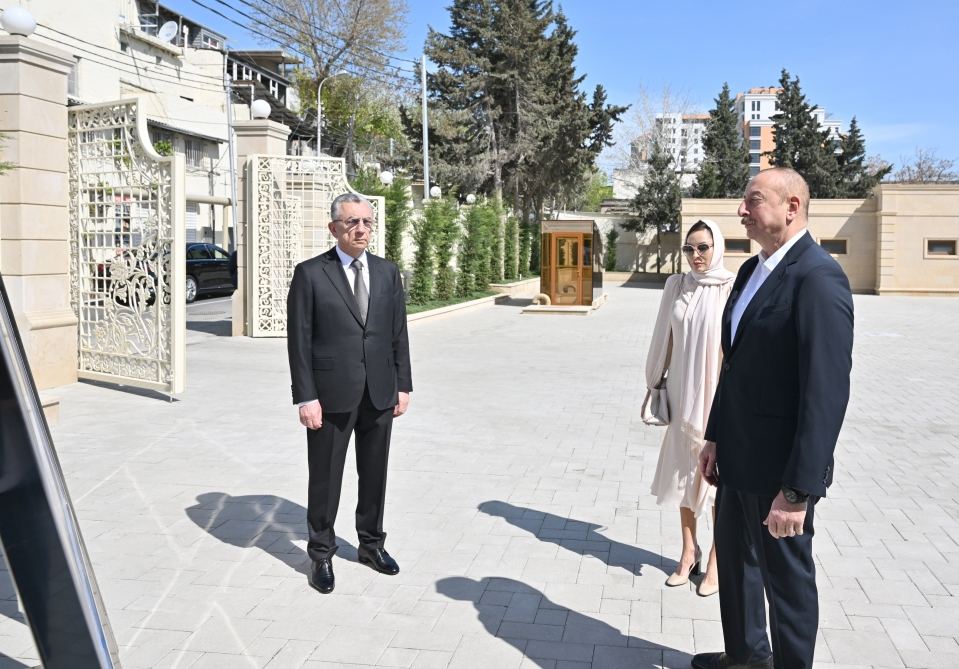 Prezident İlham Əliyev və Birinci xanım Mehriban Əliyeva Nərimanov rayonunda “Cümə” məscidinin açılışında iştirak ediblər (FOTO) (YENİLƏNİB)