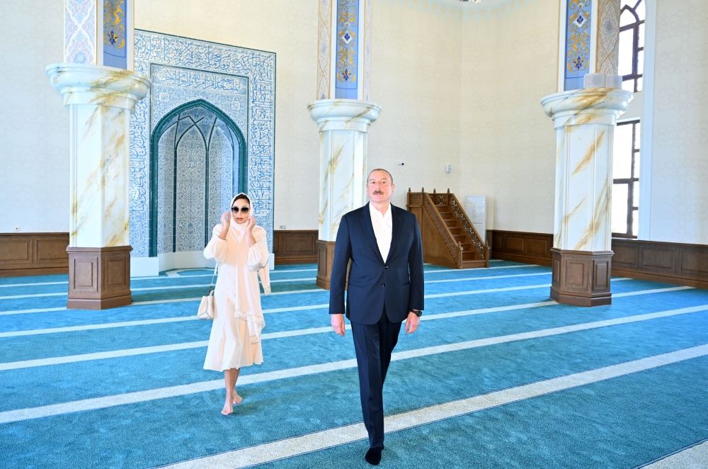 Prezident İlham Əliyev və Birinci xanım Mehriban Əliyeva Nərimanov rayonunda “Cümə” məscidinin açılışında iştirak ediblər (FOTO) (YENİLƏNİB)