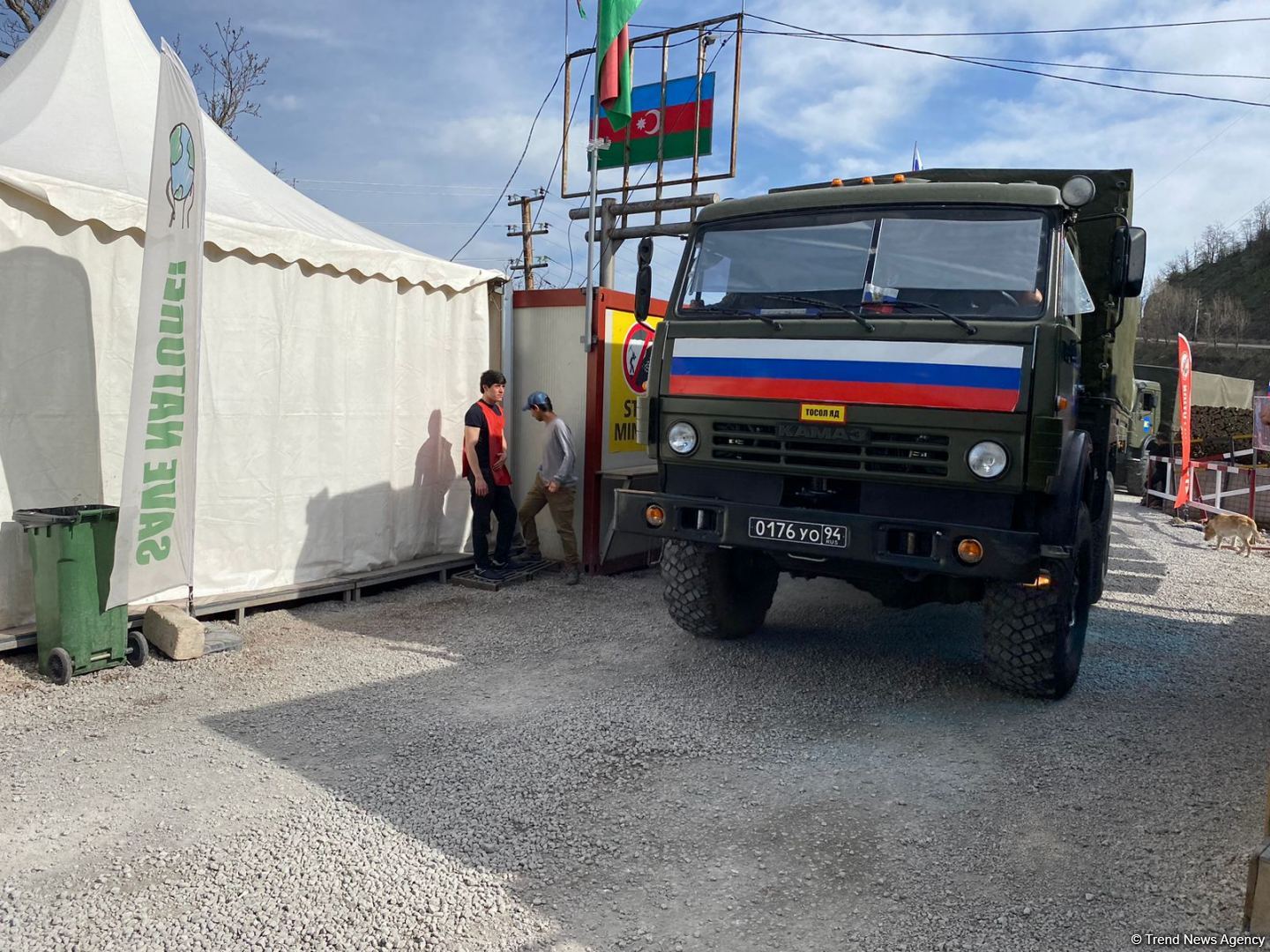 Sülhməramlılara aid 33 avtomobil Laçın yolundan maneəsiz keçib (FOTO)