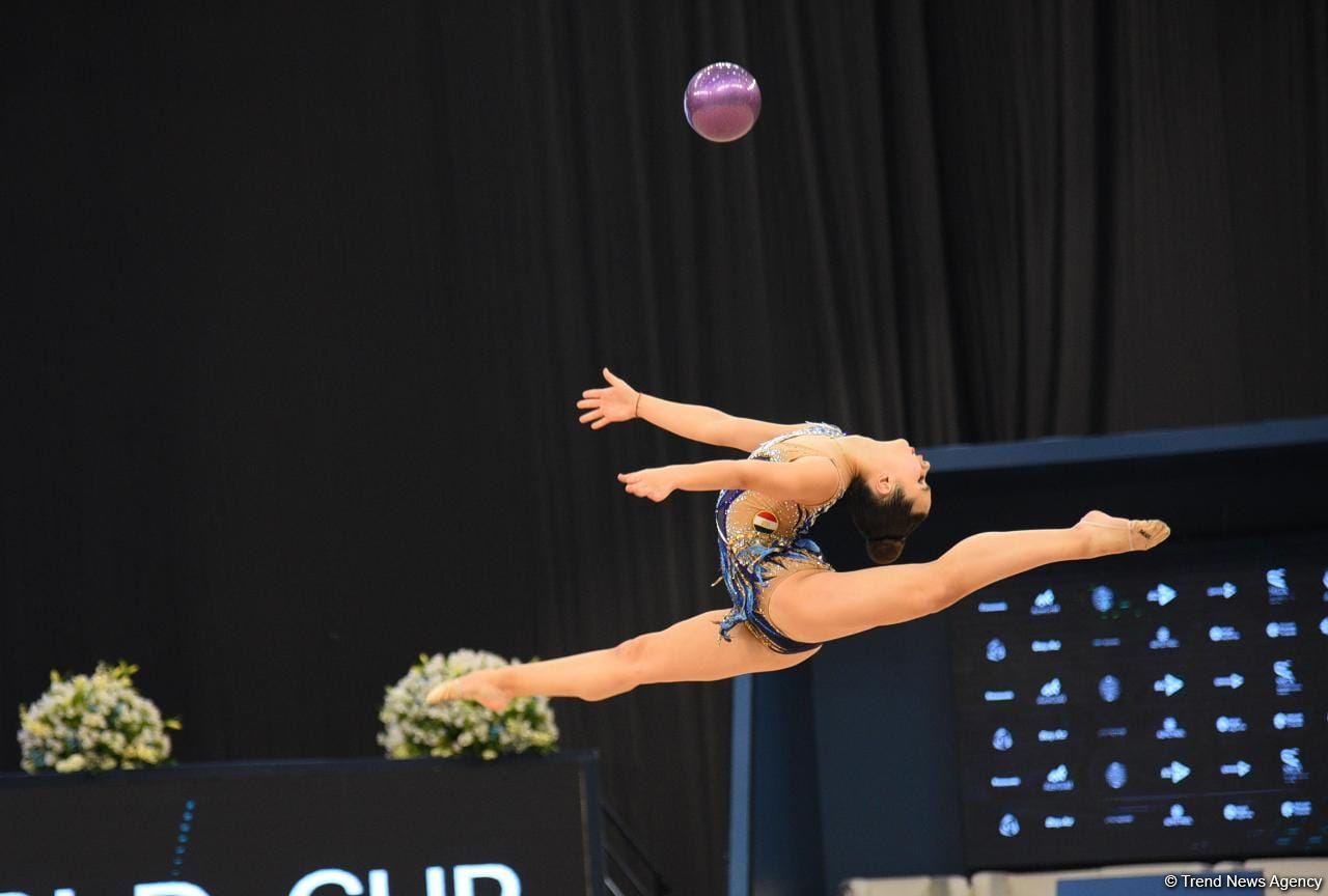Bədii gimnastika üzrə FIG Dünya Kubokunun ilk gününün maraqlı anları (FOTO)