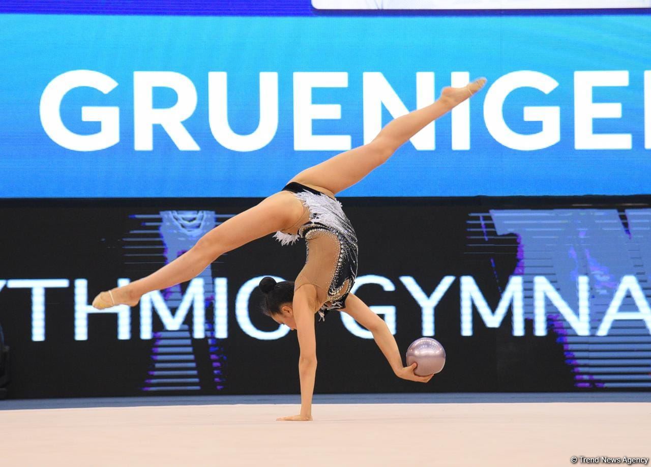 Bədii gimnastika üzrə FIG Dünya Kubokunun ilk gününün maraqlı anları (FOTO)