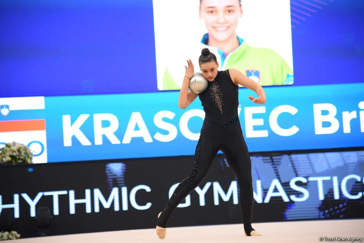 Bədii gimnastika üzrə FIG Dünya Kubokunun ilk gününün maraqlı anları (FOTO)