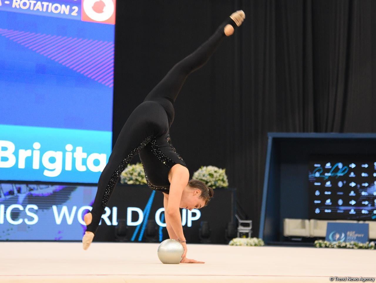 Bədii gimnastika üzrə FIG Dünya Kubokunun ilk gününün maraqlı anları (FOTO)