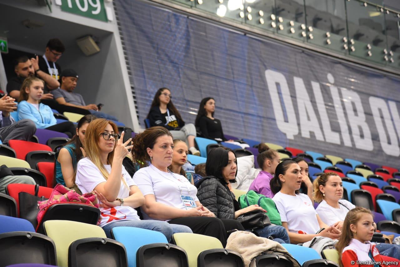Bədii gimnastika üzrə FIG Dünya Kubokunun ilk gününün maraqlı anları (FOTO)