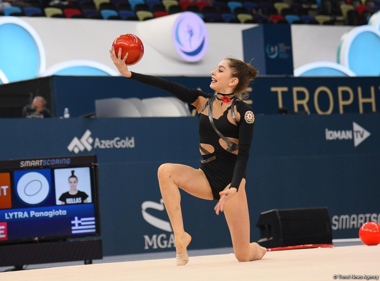 Bədii gimnastika üzrə FIG Dünya Kubokunun ilk gününün maraqlı anları (FOTO)