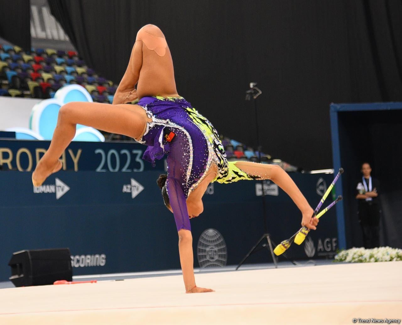 Bakıda bədii gimnastika üzrə Dünya Kuboku yarışlarının ikinci günündən maraqlı anlar (FOTO)