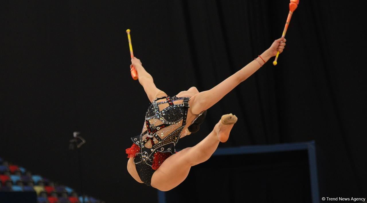 Bakıda bədii gimnastika üzrə Dünya Kuboku yarışlarının ikinci günündən maraqlı anlar (FOTO)